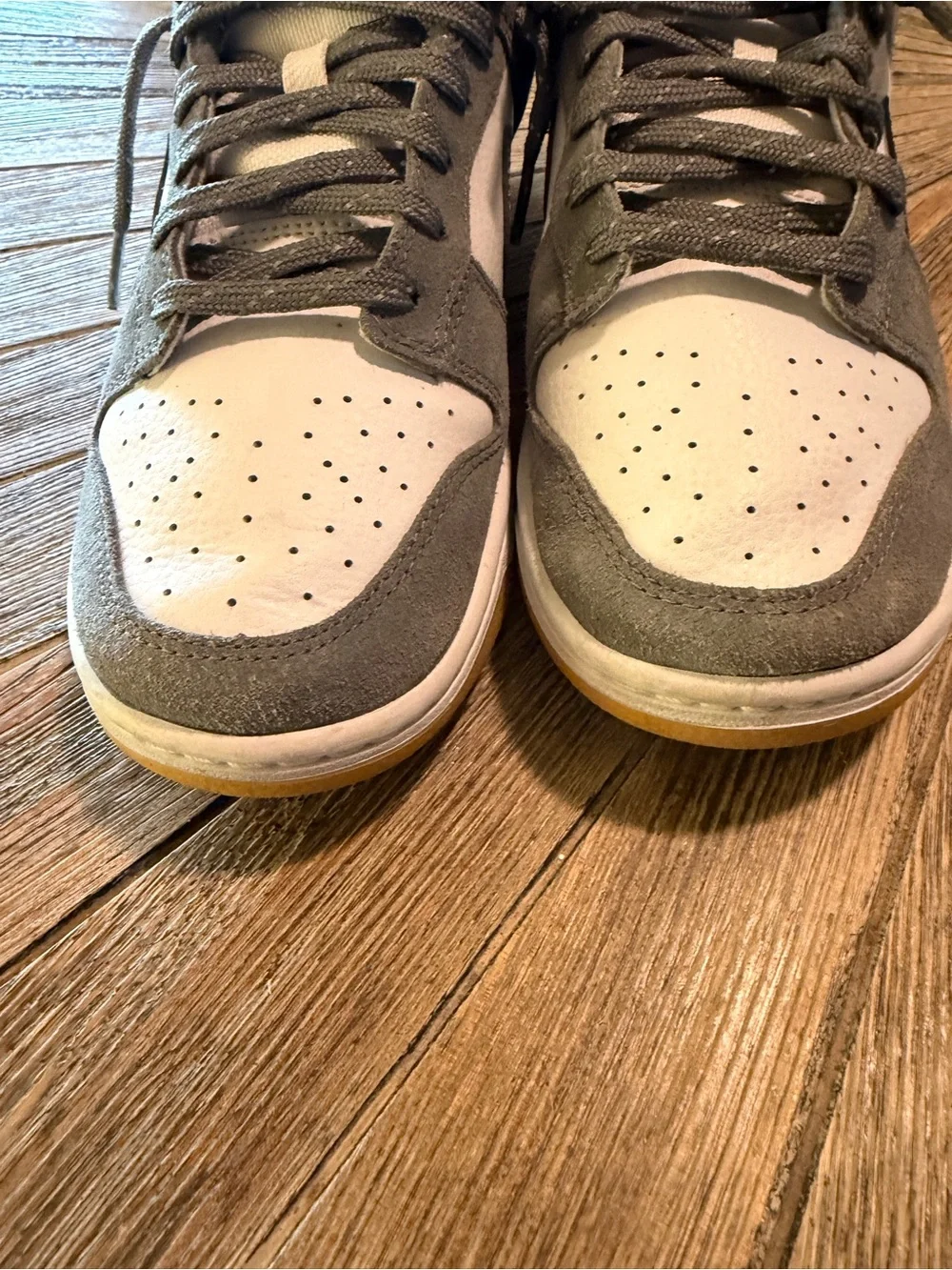 Nike Dunk Low White Cool Grey Gum Sneakers Men’s 8.5 Women’s 10 FV0389-100